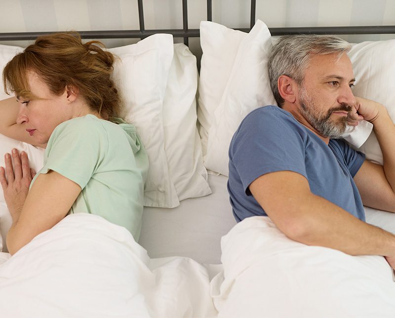 struggling-couple struggling-couple