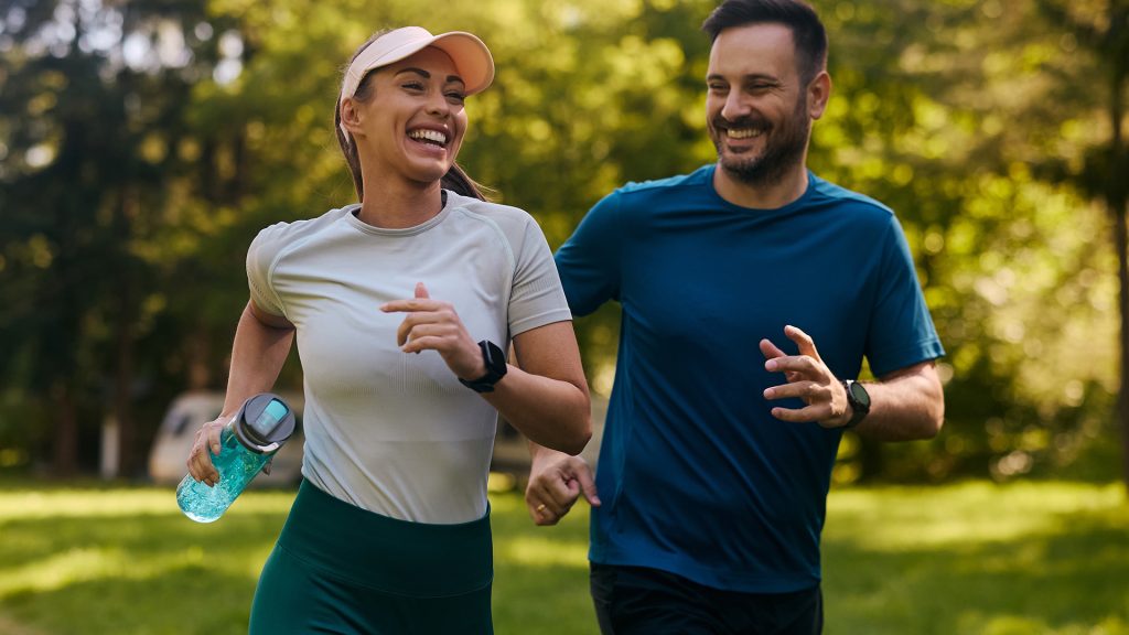 couple-running